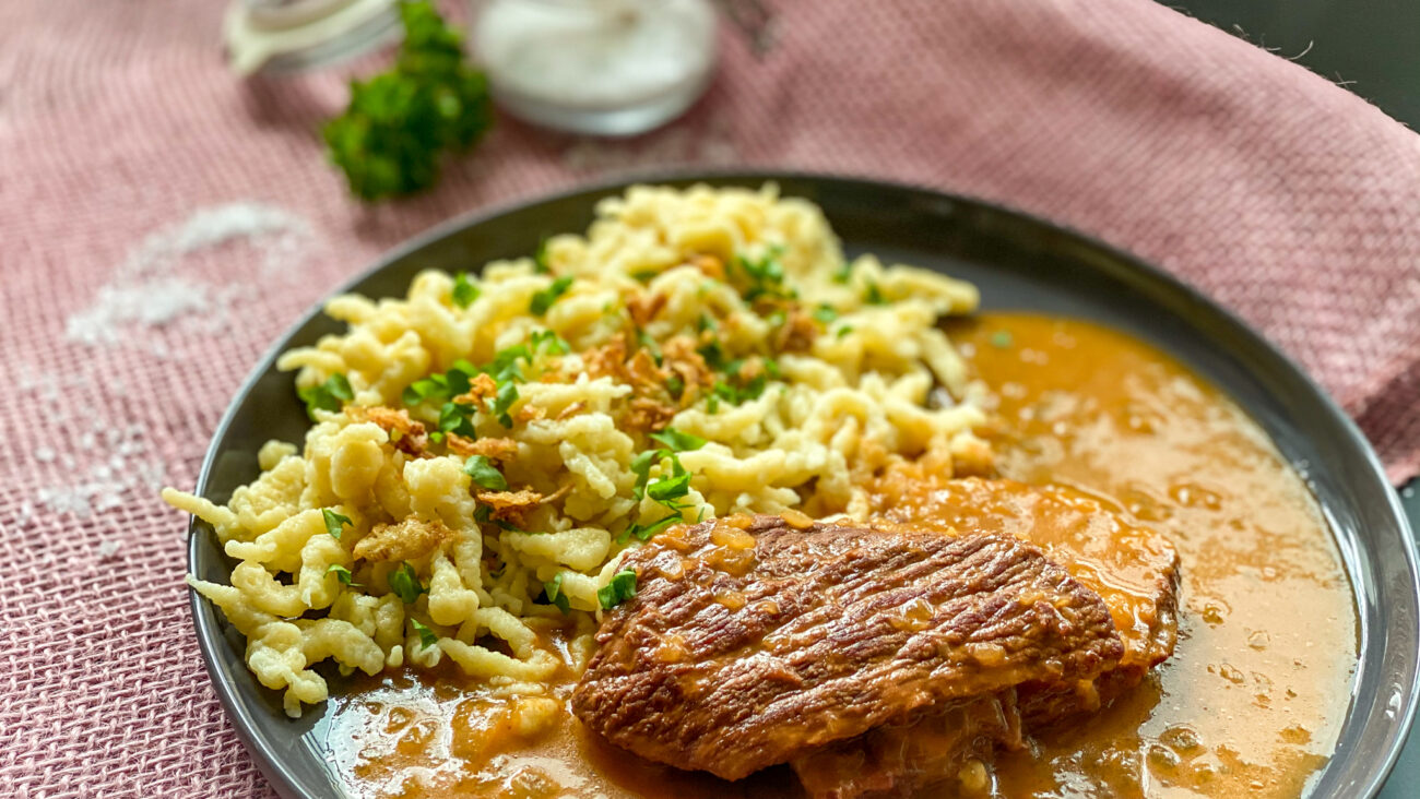 Spätzle mit geschmortem Rindfleisch